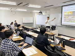 サッポロビールメンバーの授業内講演（プレゼンテーション）